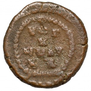 Valentinián II (375-392 n. l.) AE12