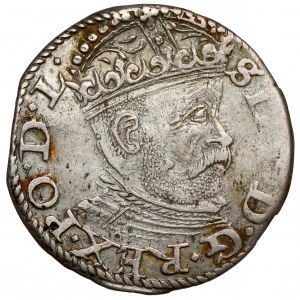 Stefan Batory, Troyak Riga 1585 - decorated headpiece