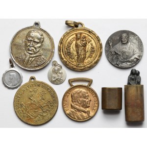 Set of medallions etc. mainly religious themes (8pcs)