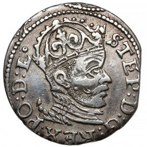 Stefan Batory, Trojak Riga 1585 - teardrop epaulettes
