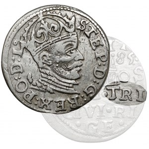 Stefan Batory, Trojak Ryga 1585 - łezkowaty naramiennik - TRI