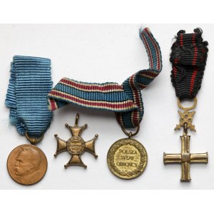 II RP i PRL, Miniatury - w tym Virtuti Militari i Krzyż Niepodległości z Mieczami - zestaw (4szt)