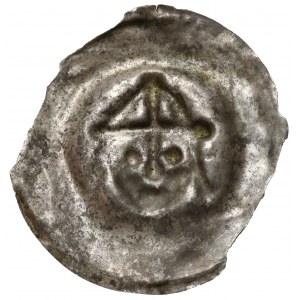 Brakteat - hlava (biskupa?) v mitre, oproti
