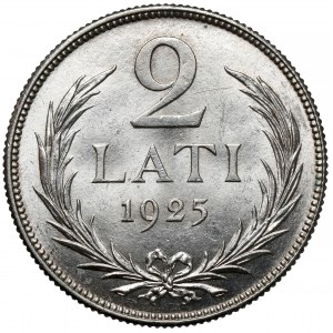 Lotyšsko, 2 lati 1925
