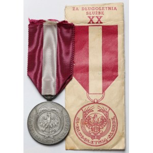 II RP, Medal za Długoletnią Służbę - Srebrny (XX) - Z Oryginalną Kopertką