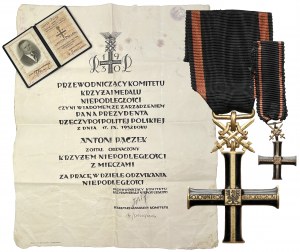 [ANTONI PĄCZEK] Krzyż Niepodległości z mieczami + Miniatura, Dyplom i Legitymacja