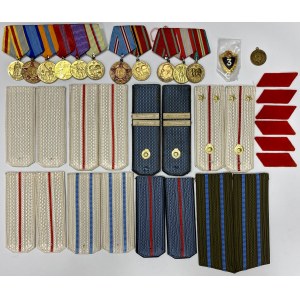 Rosja / ZSRR, Duży zestaw odznak, odznaczeń i pagonów