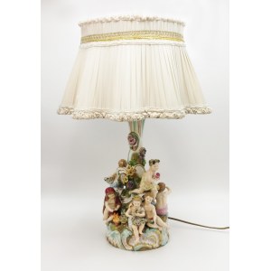 Porcelain lamp with putti
