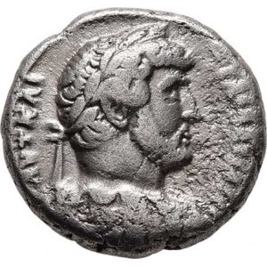 Hadrianus, Egypt, Alexandria, Bil.tetradrachma, rok 16 (= 131/132), sedící Serapis