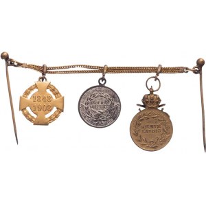 Rakousko - Uhersko, František Josef I., 1848 - 1916, Zlacený bronzový řetízek se 3 miniaturami: Sig