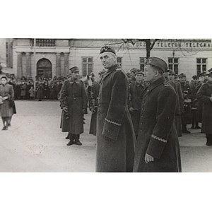 [FOTOGRAFIA]. Generałowie ZYGMUNT BERLING i CEPA?. Fotografia formatu pocztówkowego 14/9 cm. Cz.-b...