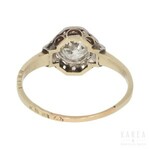 An Art Deco diamond ring, 1920s-30s