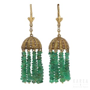 A pair of emerald tassel shaped drop earrings, Italy, 20th century