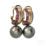 A pair of pearl earrings, 20th century