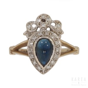 A ribbon motif sapphire ring, 20th century