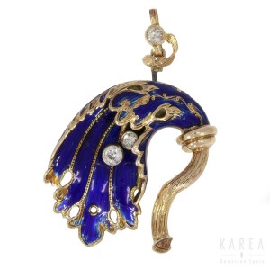 A Victorian/Biedermeier pendant modelled as a stylized leaf, 19th century