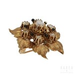 A flower head shaped brooch, late 19th/early 20th century