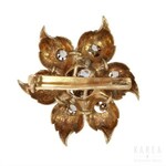A flower head shaped brooch, late 19th/early 20th century