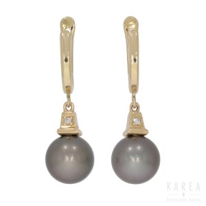 A pair of Tahiti pearl drop earrings, 21st century