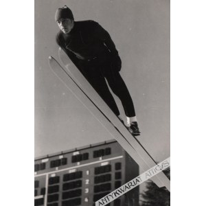 [Fotografia, Lata 1970-Te] Skok narciarski Kazimierza Długopolskiego