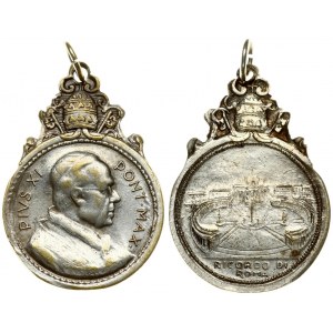 Italy Religious Medal (1922) of Pope Pius XI . Averse: Bust; Pius XI Pont Max. Reverse: Vatican; Ricardo di Roma...
