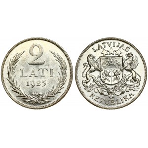 Latvia 2 Lati 1925 Averse: Arms with supporters. Reverse: Value and date within wreath. Edge Description: Milled...