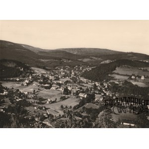 KARPACZ. Panorama miejscowości; fot. niesygn., przed 1945; na verso odręczny opis ołówkiem: Krumm …