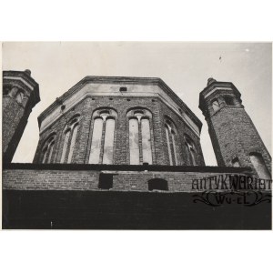 STARGARD. Kościół NMP Królowej Świata przed odbudową – wieża; fot. H. Kosicki, 1953; na verso odr …
