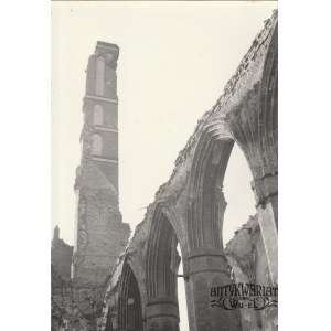 BRANIEWO. Bazylika św. Katarzyny Aleksandryjskiej – ruiny, część z wieżą; fot. L. Święcicki, 1957 …