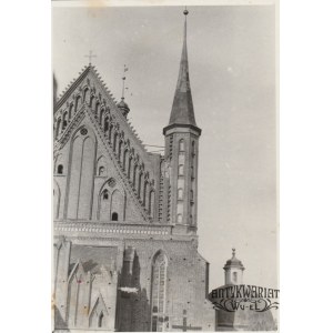 FROMBORK. Katedra – fragment od strony wejścia; fot. Józef Fischer, X 1957; na verso pieczęć auto …