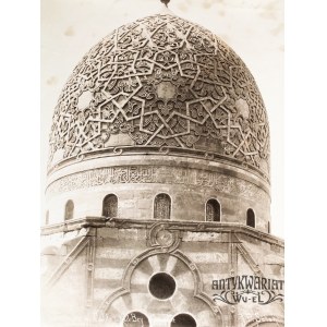 KAIR. Kopuła mauzoleum sułtana mameluckiego Kait-Beya (Kajtbaja); fot. J.P. Sebah, lata 90. XIX w …