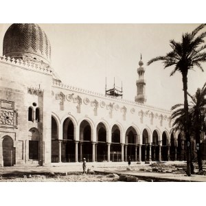 KAIR. Meczet sułtana al-Muayyada; fot. J.P. Sebah, lata 90. XIX w.; fot. sepia, st. bdb., nieznac …