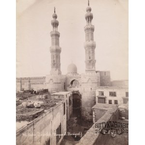 KAIR. Brama miejska Bab Zuwajla; w głębi widoczny meczet sułtana al-Muayyada; fot. P. Dittrich, l …