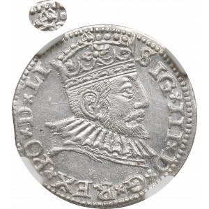 Zygmunt III Waza, Trojak 1591, Ryga - nieopisany jabłko wieńczące koronę NGC MS62