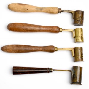 Europe, Powder measure set