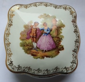 Bomboniera / cukiernica z ręcznie malowanej porcelany z Limoges