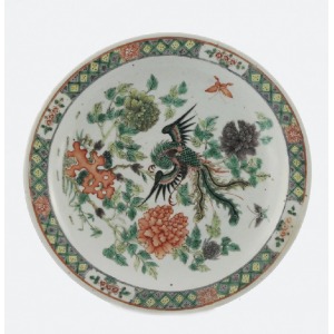 Talerz dekoracyjny famille verte, z egzotycznym ptakiem i chryzantemami                                                         