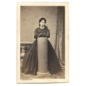 January Uprising - photograph by G. Sachowicz of a woman in a dress from the period of national mourning. l. 60....