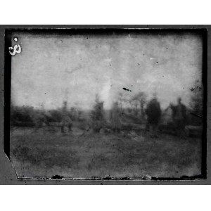 [Polské legie - boje a každodenní život - situační fotografie]. [1915/1916]. Soubor 36 skleněných desek form....