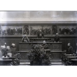 [Sejm Krajowy - sala posiedzeń - fotografia sytuacyjna]. Klisza szklana form. 12,8x17,...