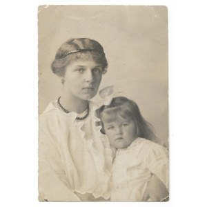 [POTOCKA Tyszkiewicz Maria - fotografia portretowa]. [przełom XIX/XX w.]. Fotografia form. 9x6 cm,...