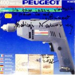 [NAHORNY Wlodzimierz, Bohrer - sic!]. Peugeot elektrische Bohrmaschine, in Originalverpackung, mit handschriftlicher Widmung....