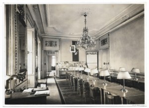 [KRAKÓW - Pałac pod Baranami - czytelnia Domu Kultury - fotografia widokowa]. [1950]. Fotografia form. 12,7x17,...