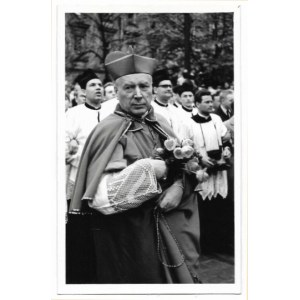 [WYSZYŃSKI Stefan - Primas während der Feierlichkeiten zum Jahrtausend der Taufe Polens - Situationsfotos]. [1966]...