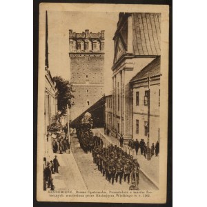 Sandomierz. Kościół św. Ducha, Brama Opatowska i wojsko.