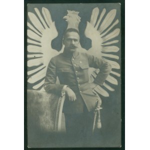 Piłsudski na tle orła, fotografia