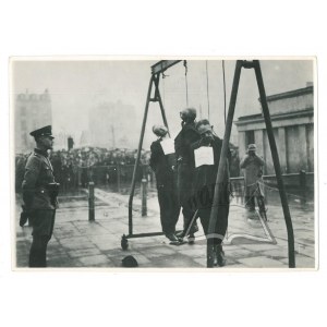 (World War II in Poland). Public execution by hanging.