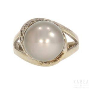 A pearl set ring, 21st century