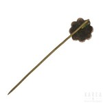 A garnet tie pin, late 19th/early 20th century