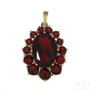 A garnet pendant, 20th century